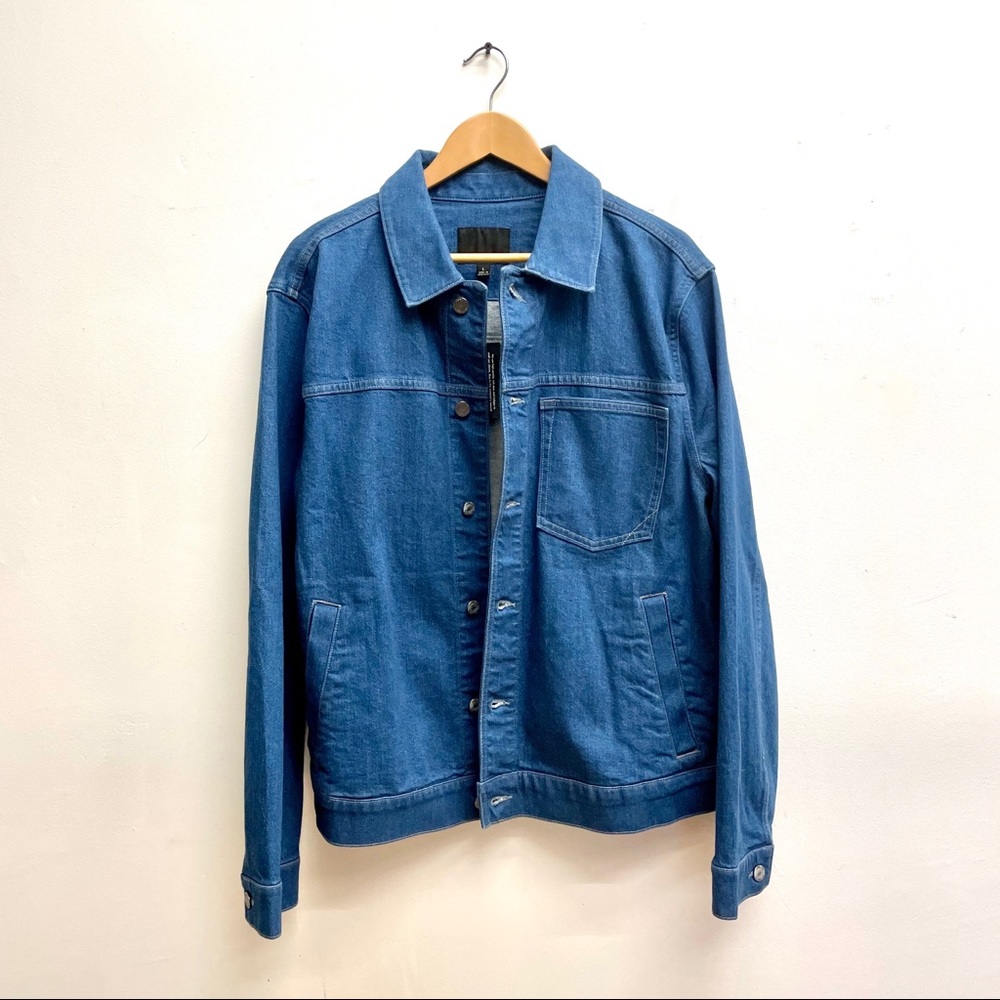 New 🔥 Denim Trucker Jacket. Banana Republic.